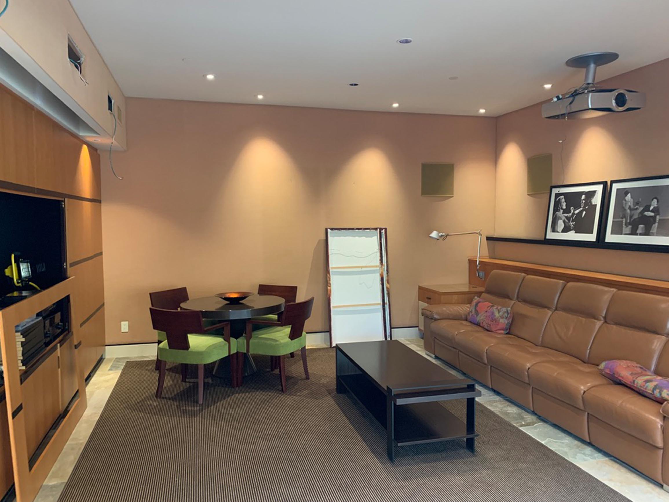 0000s_0010s_0005_DA92A04D-86CA-40B3-8423-1A20459FB698_1_105_c-REC-ROOM-BEFORE