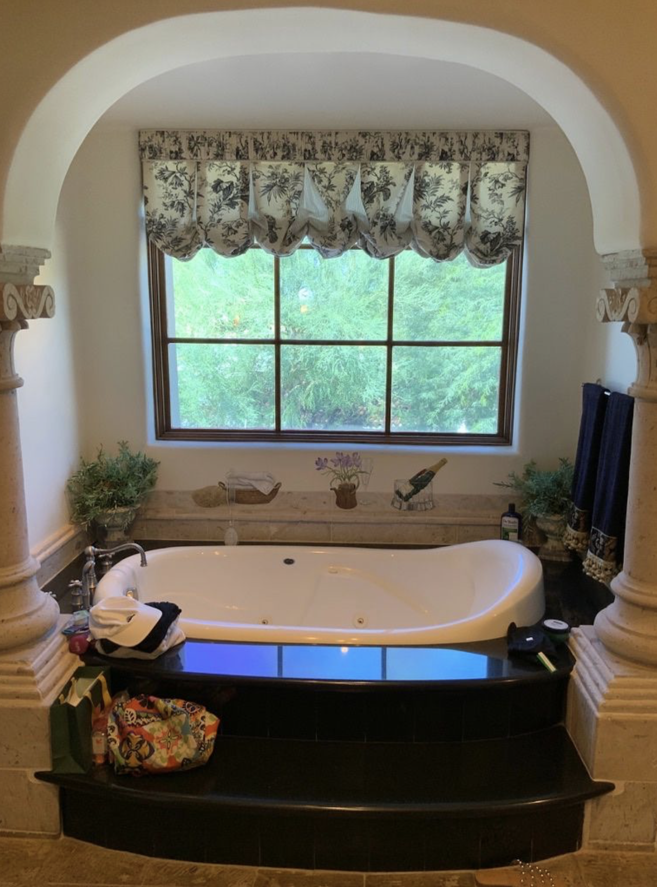 The before shot of the master bathroom at the Paradise Estate in Paradise Valley Arizona